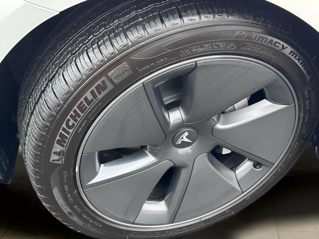 Used 2021 Tesla Model 3 Standard Range Plus image 21