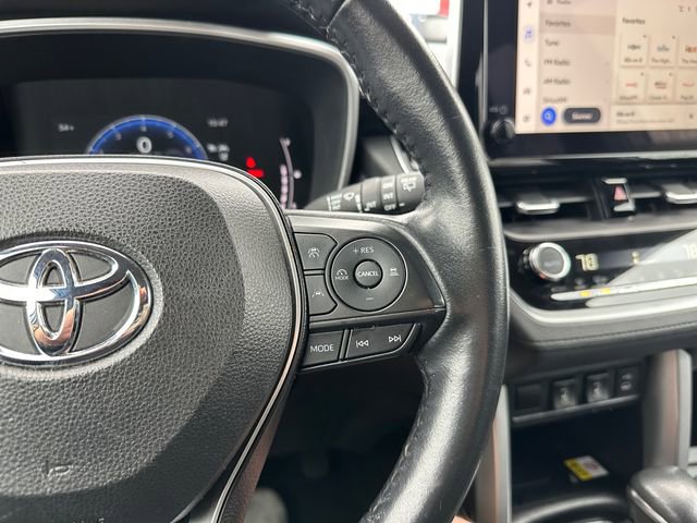 Used 2023 Toyota Corolla Cross XLE image 22