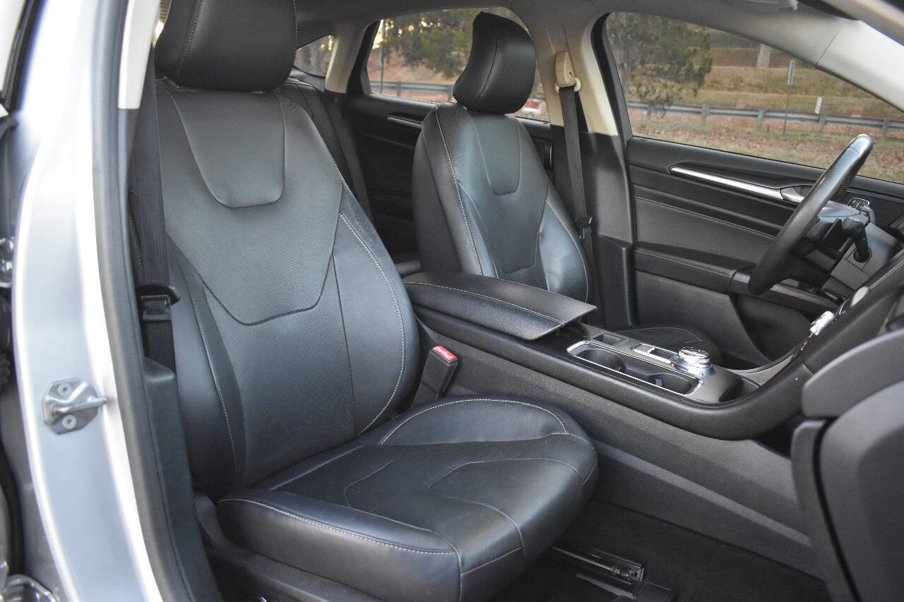 Used 2019 Ford Fusion Titanium AWD/4WD image 13