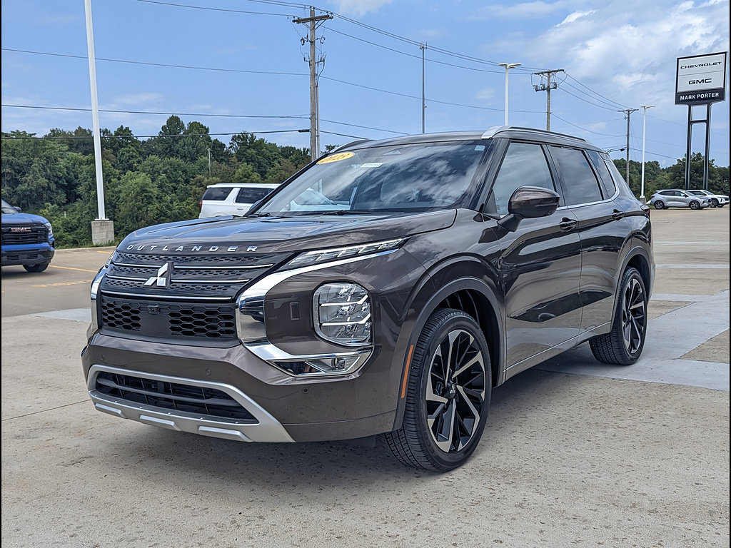 Used 2023 Mitsubishi Outlander SEL AWD/4WD image 1