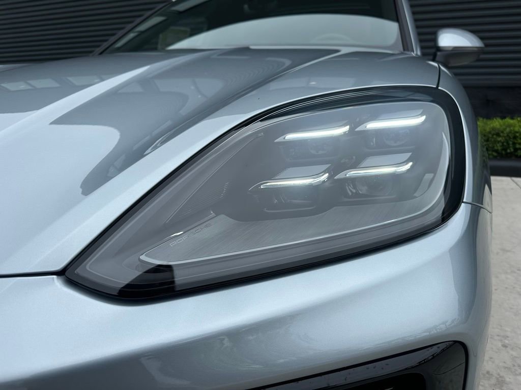 Used 2026 Porsche Cayenne E-Hybrid Coupe image 13