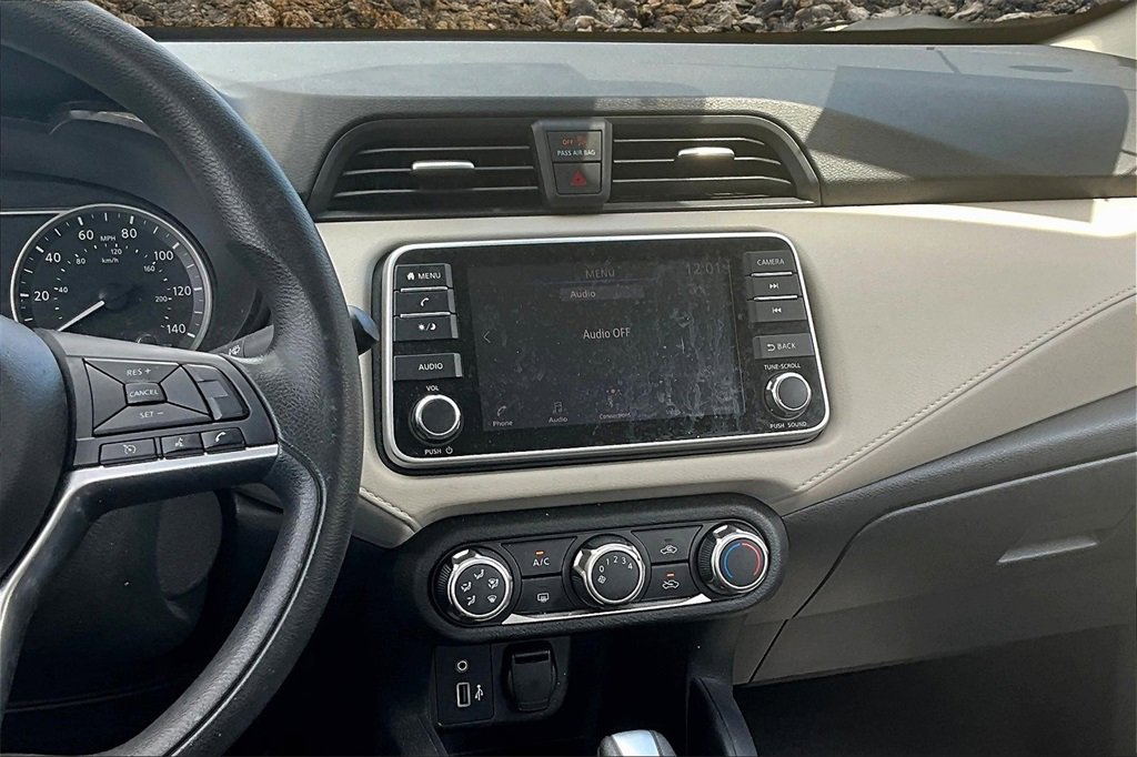 Used 2021 Nissan Versa SV image 6