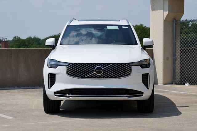 New 2026 Volvo XC90 B6 Plus w/ Protection Package Premier image 2