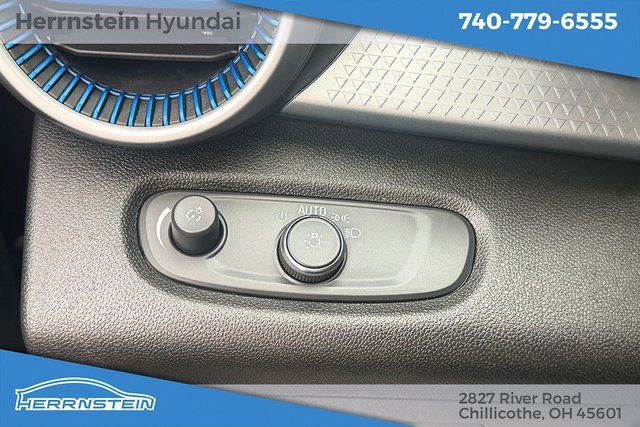 Used 2025 Chevrolet Trax LS w/ LS Convenience Package image 15