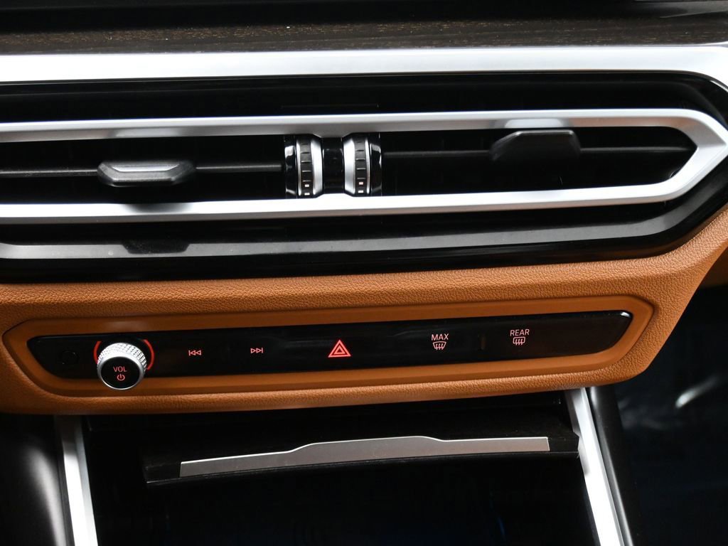 Used 2023 BMW 330i Sedan w/ Driving Assistance Package image 17