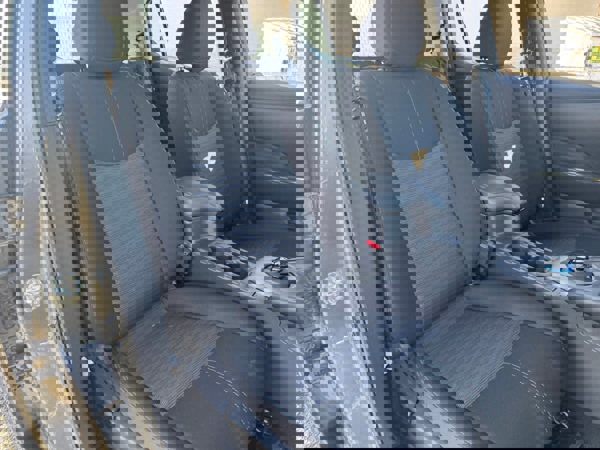 Used 2024 Nissan Leaf S image 19