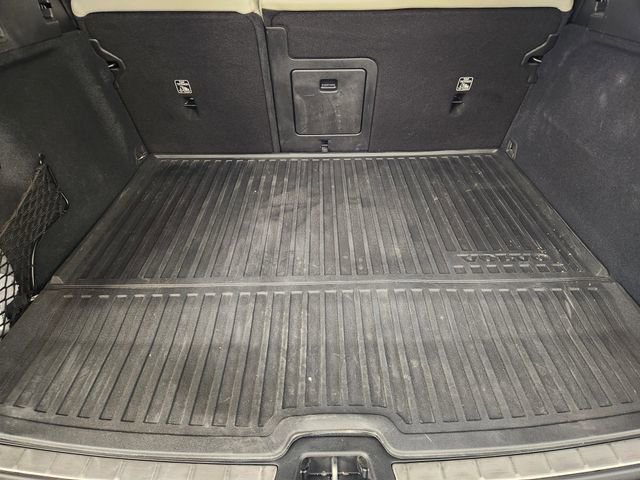 Used 2025 Volvo XC60 T8 Plus w/ Protection Package Premier image 32