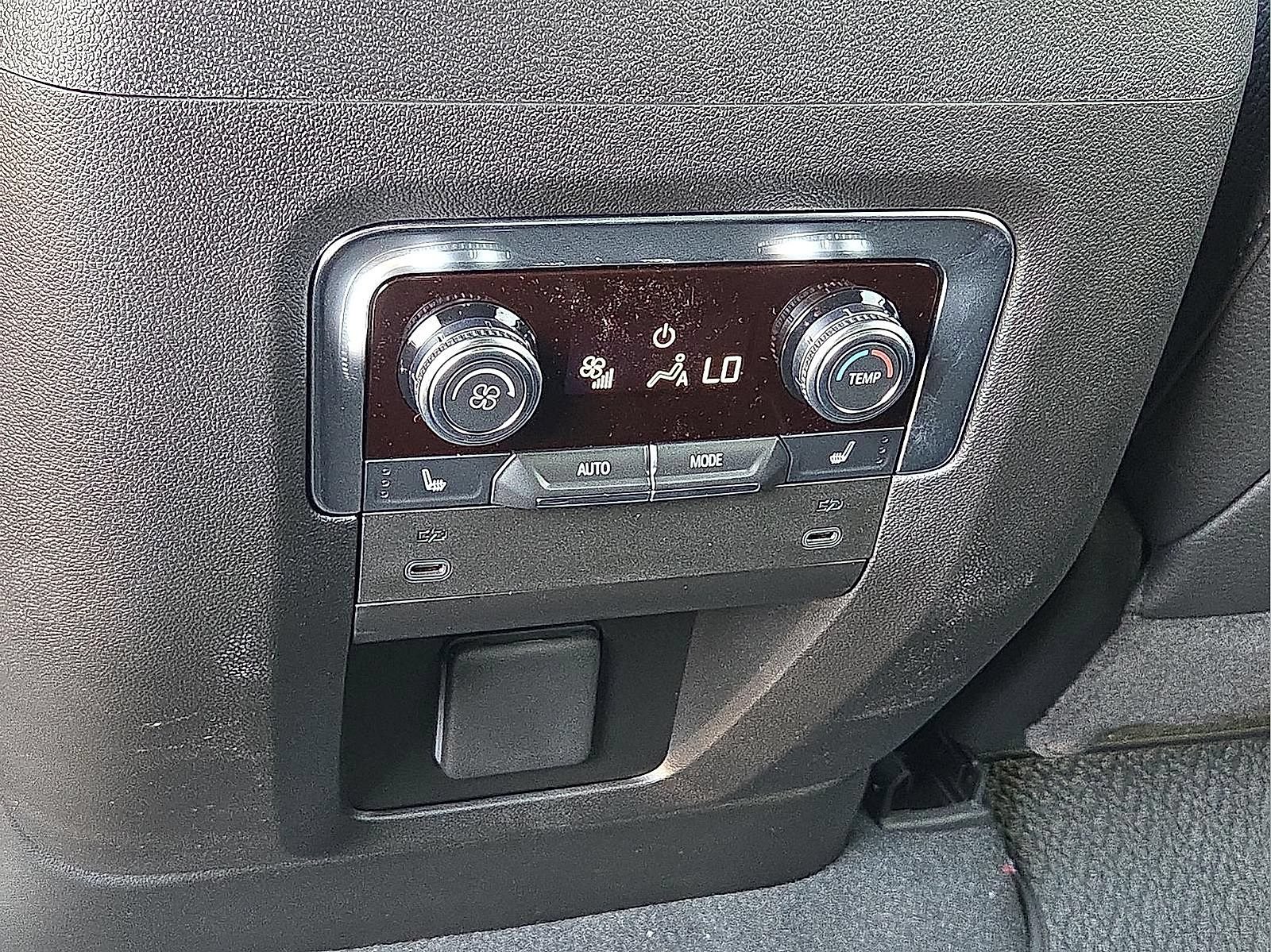 New 2026 GMC Yukon Denali AWD/4WD image 12