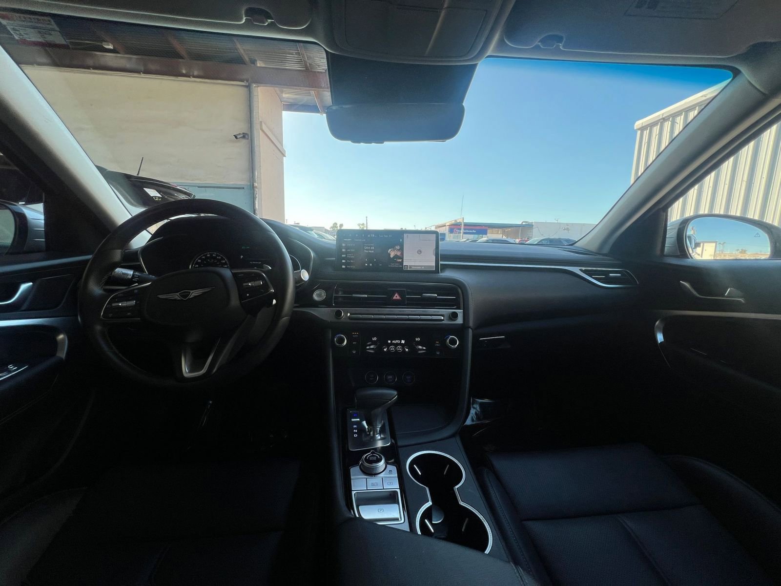 Used 2025 Genesis G70 2.5T image 33