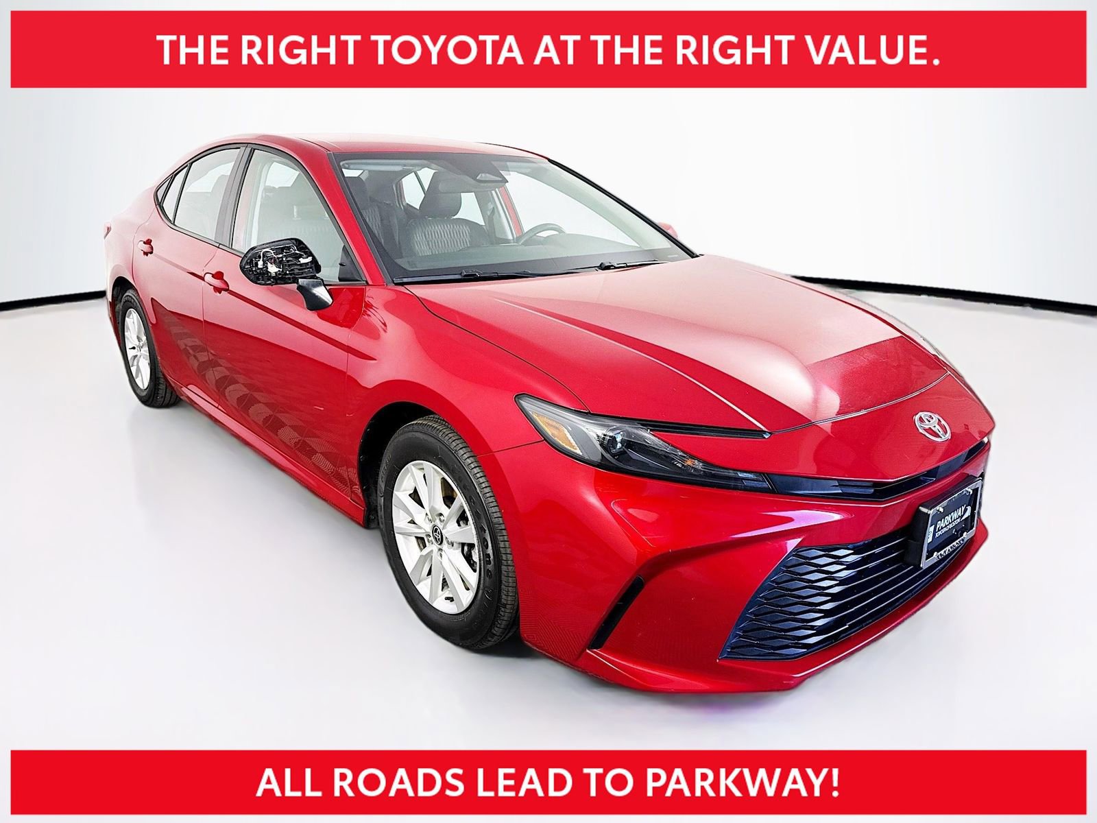 Used 2025 Toyota Camry LE image 1