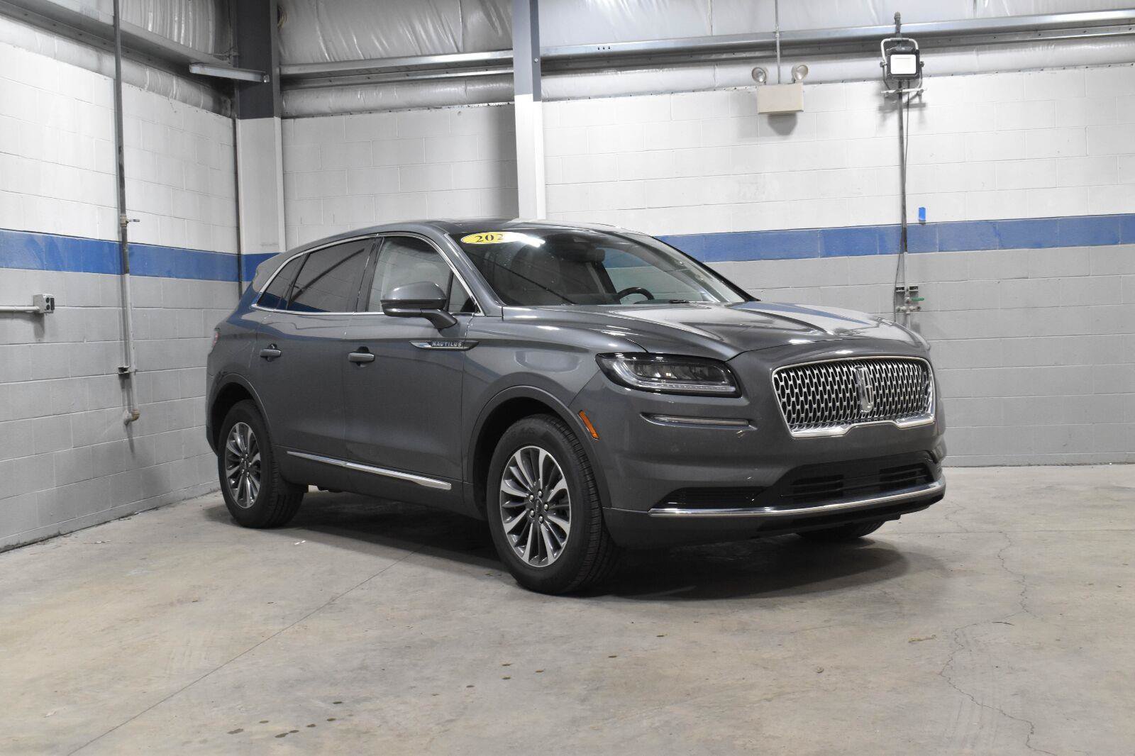 Used 2023 Lincoln Nautilus Reserve AWD/4WD image 27