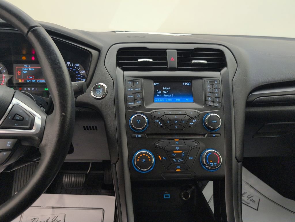 Used 2018 Ford Fusion SE w/ Equipment Group 201A FWD image 17