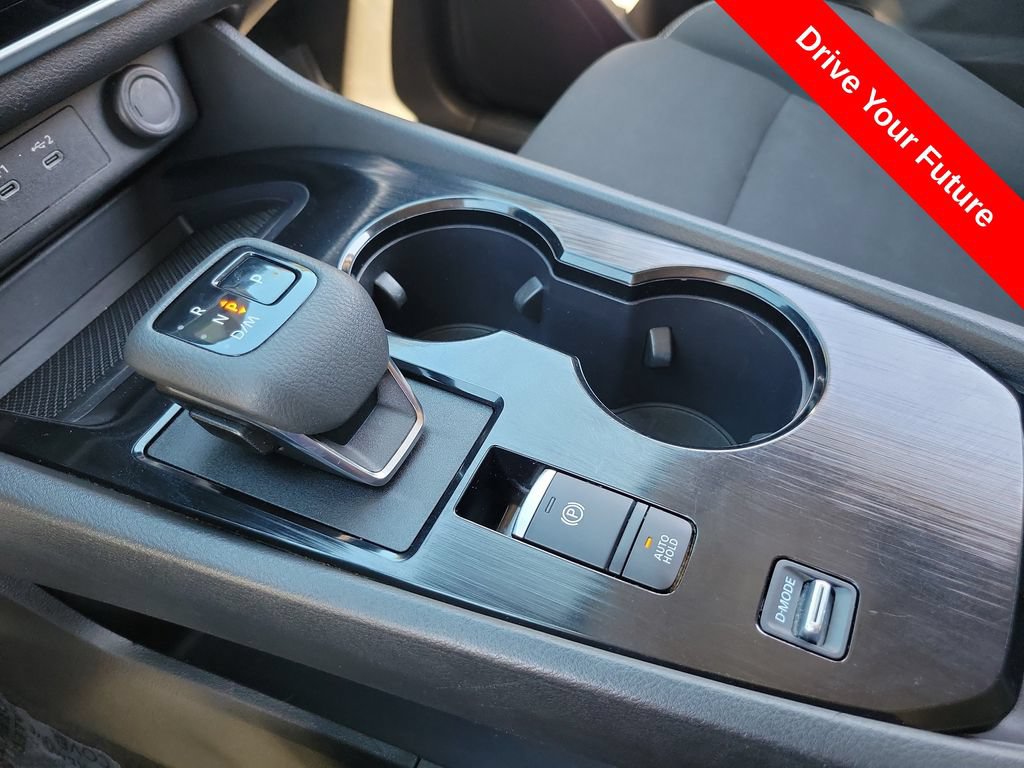 Used 2024 Nissan Rogue S FWD image 13