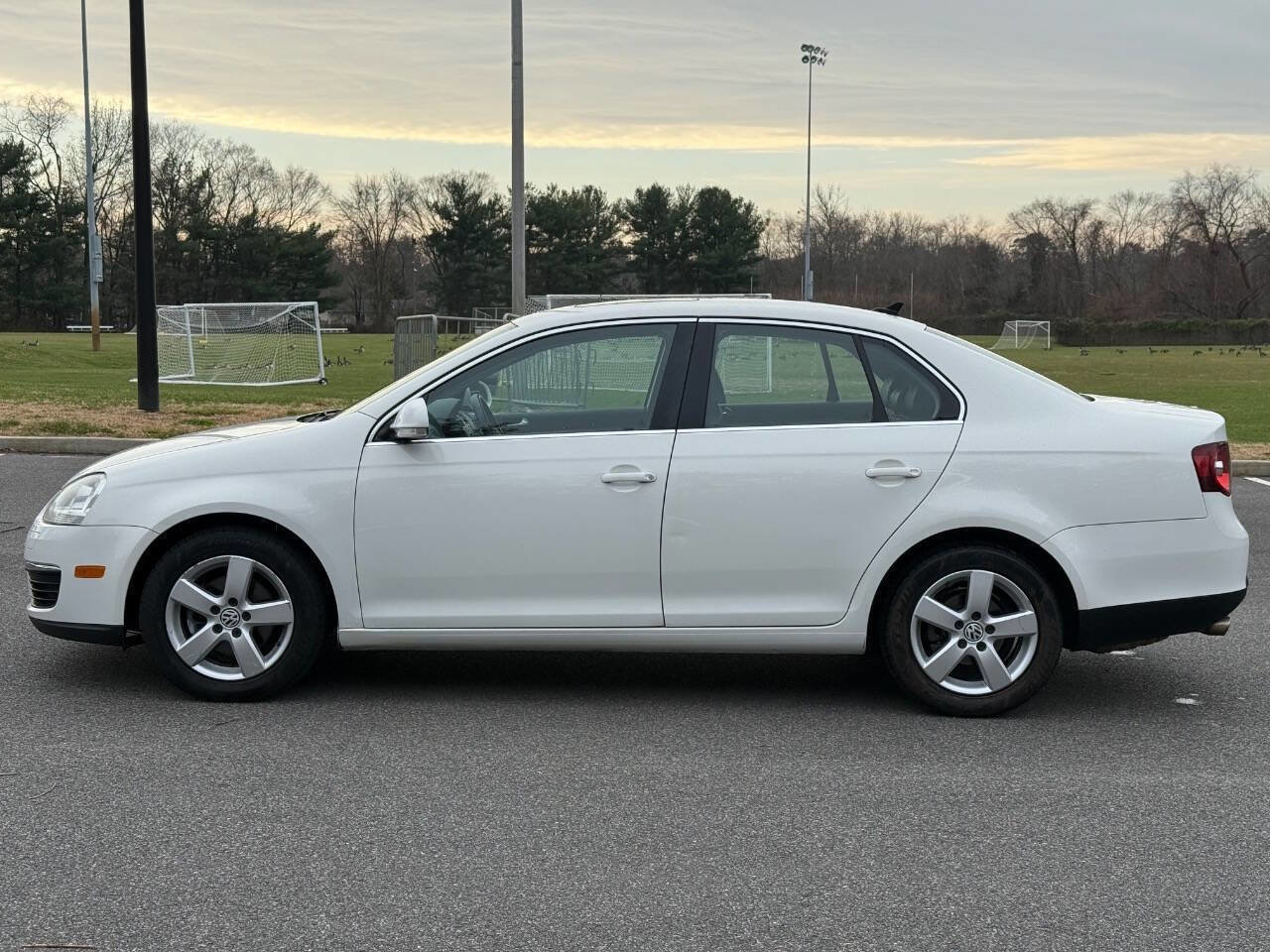 Used 2009 Volkswagen Jetta SE image 10