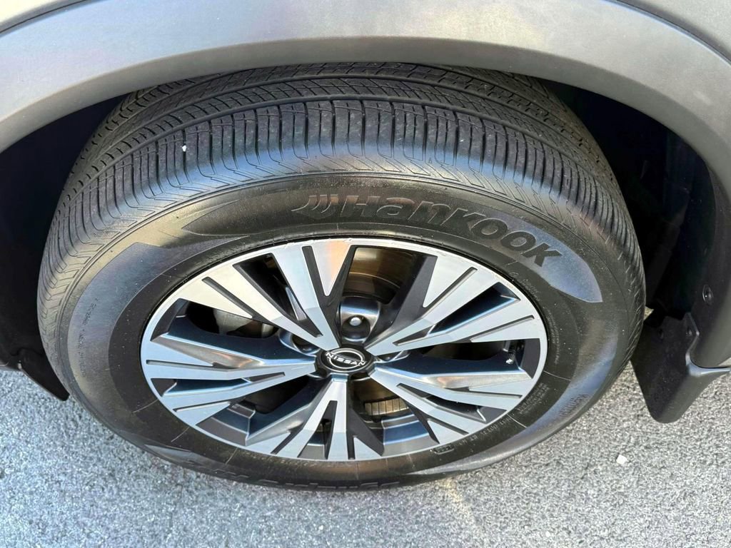 Used 2023 Nissan Rogue SV image 13