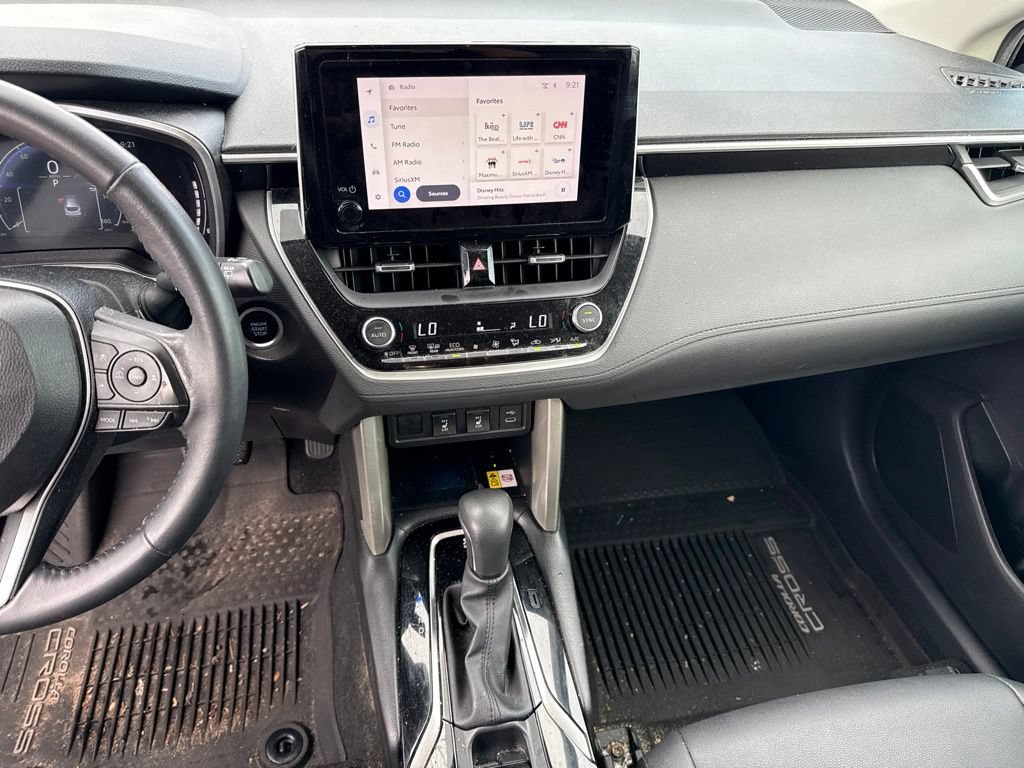 Used 2023 Toyota Corolla Cross XLE w/ Convenience Package FWD image 8