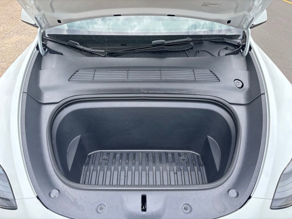 Used 2023 Tesla Model Y Long Range image 21