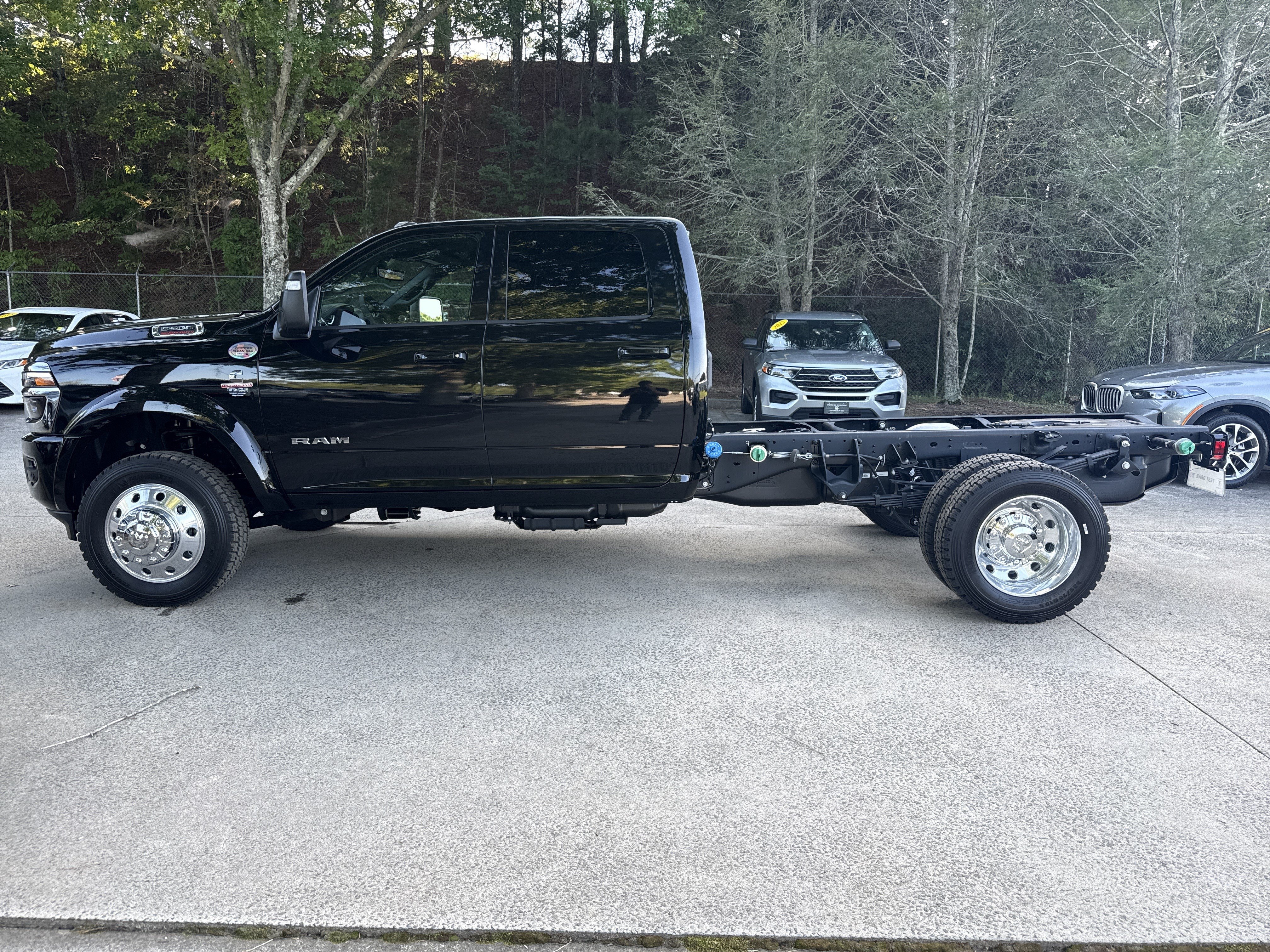 New 2026 RAM 5500 4x4 Crew Cab w/ Laramie Trim Package image 4