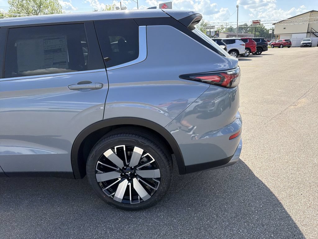 New 2026 Mitsubishi Outlander SE AWD/4WD image 7