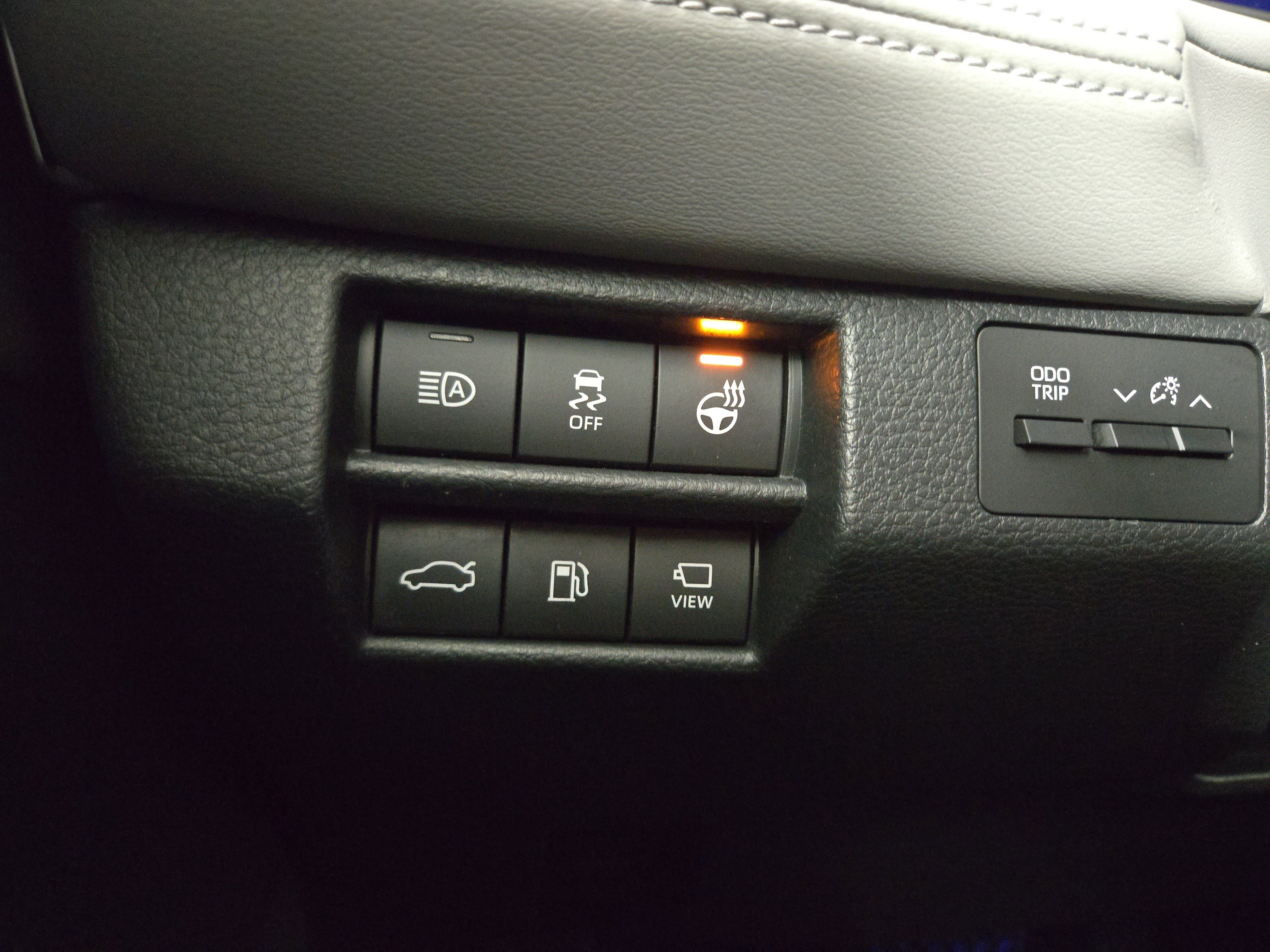 Used 2019 Toyota Avalon Limited image 29