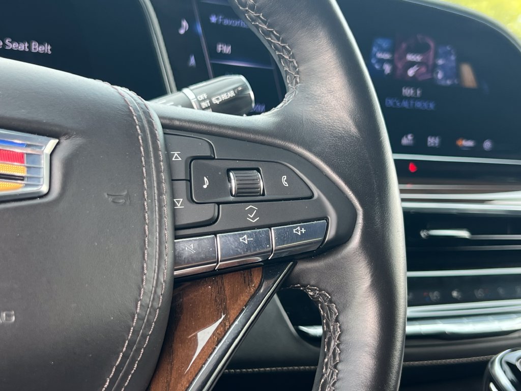 Certified 2024 Cadillac Escalade ESV Premium Luxury Platinum AWD/4WD image 35