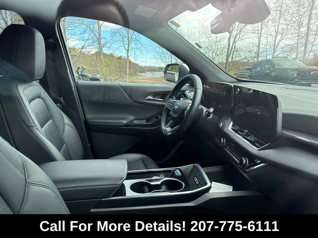 Used 2025 Chevrolet Equinox LT w/ Convenience Package II AWD/4WD image 3