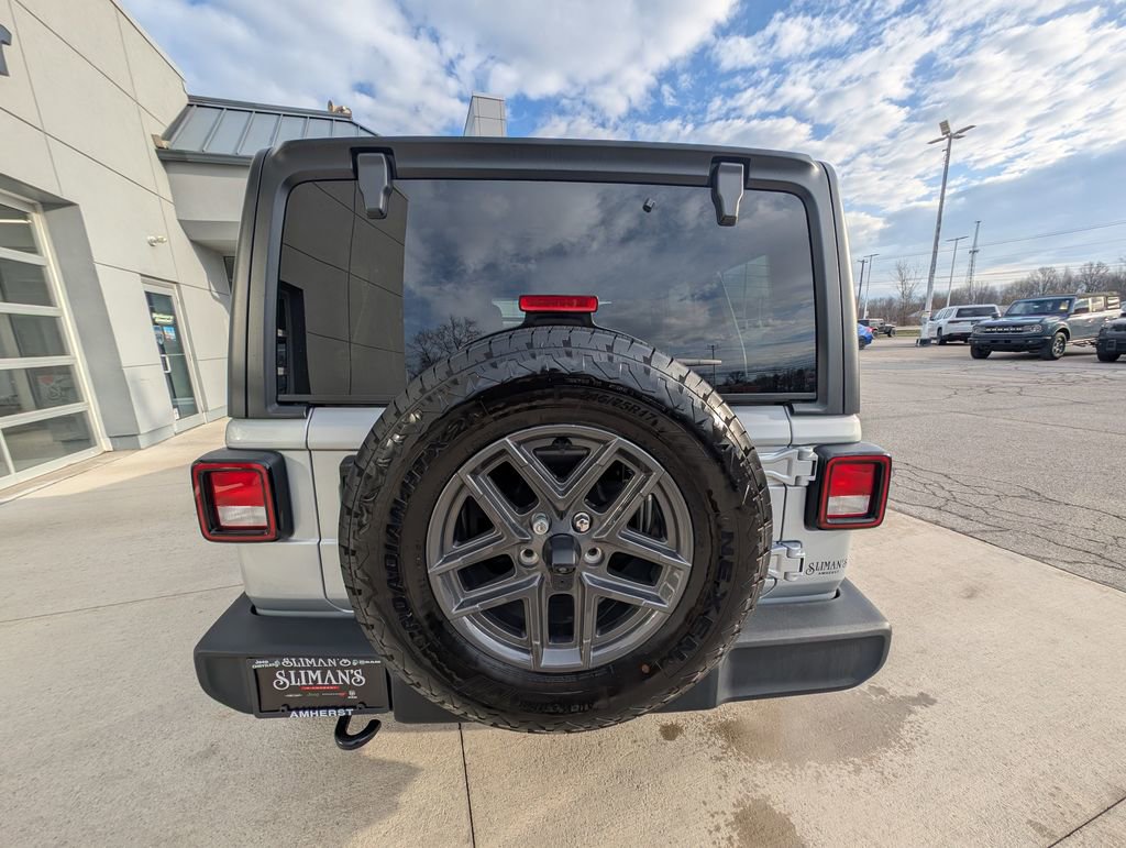 Used 2024 Jeep Wrangler Sport S image 10