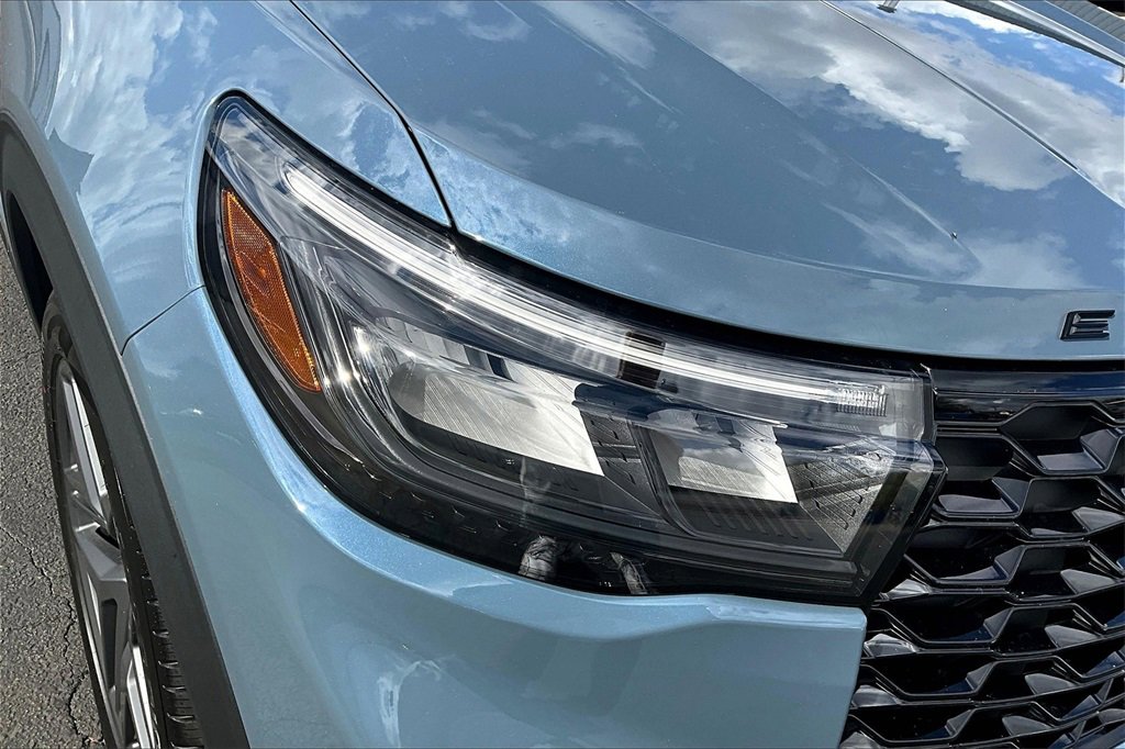 New 2025 Ford Explorer ST-Line w/ Premium Package image 32