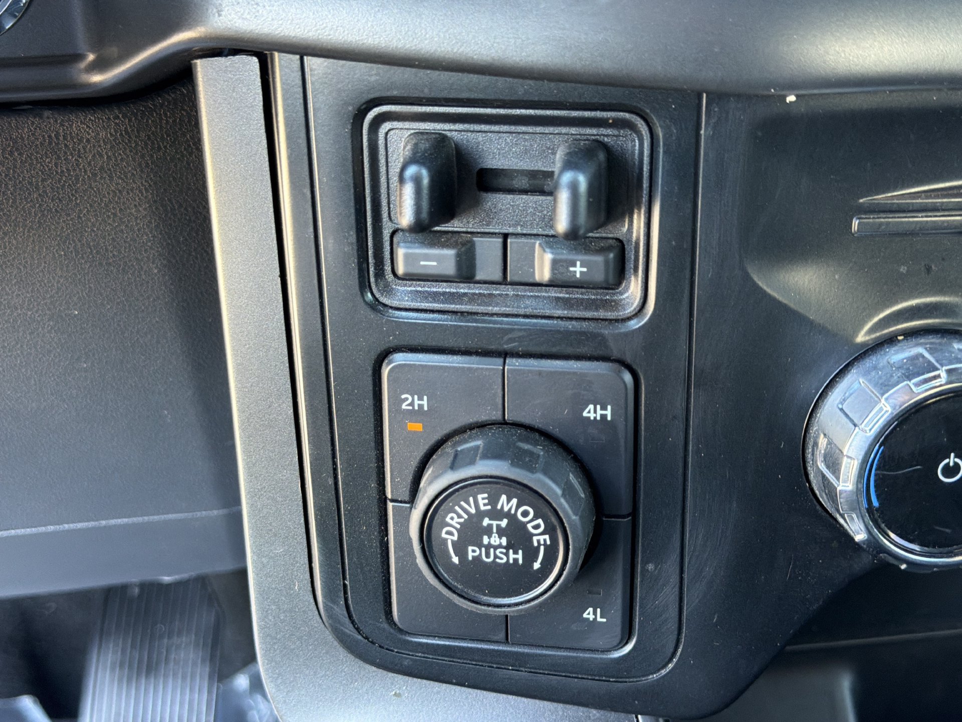 Used 2024 Ford F150 XLT w/ Equipment Group 302A MID AWD/4WD image 10