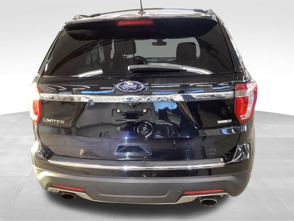 Used 2018 Ford Explorer Limited w/ Equipment Group 301A AWD/4WD image 5