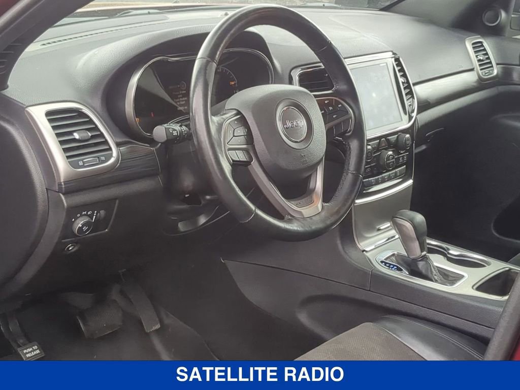Used 2020 Jeep Grand Cherokee Altitude AWD/4WD image 11