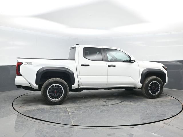 Used 2024 Toyota Tacoma TRD Off-Road image 3