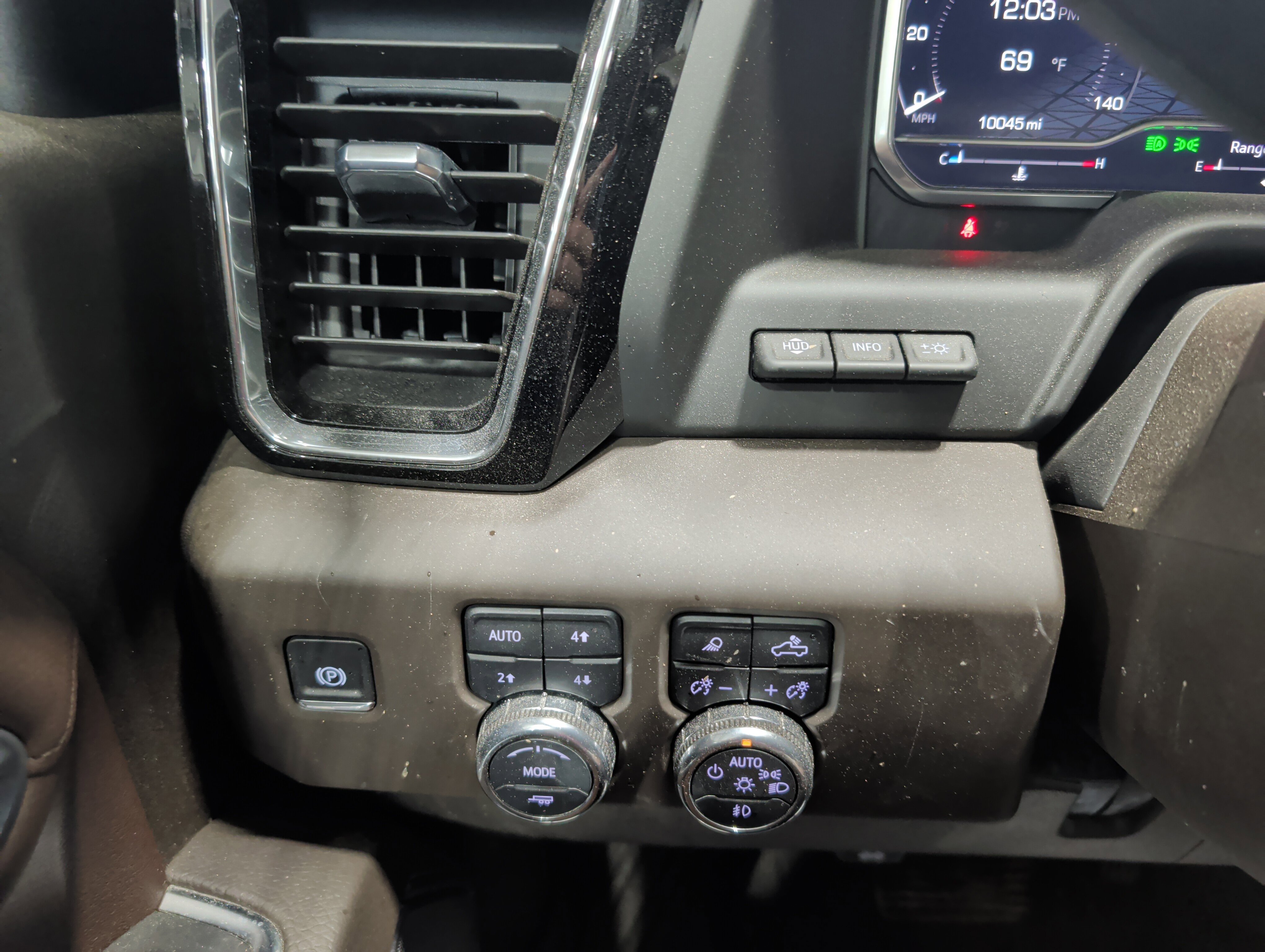 Used 2025 GMC Sierra 2500 Denali w/ Denali Reserve Package AWD/4WD image 10