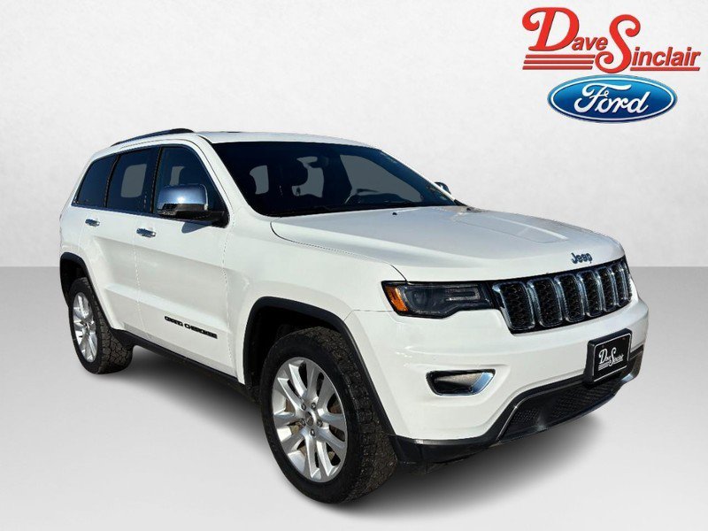 Used 2017 Jeep Grand Cherokee Limited w/ Luxury Group II image 4