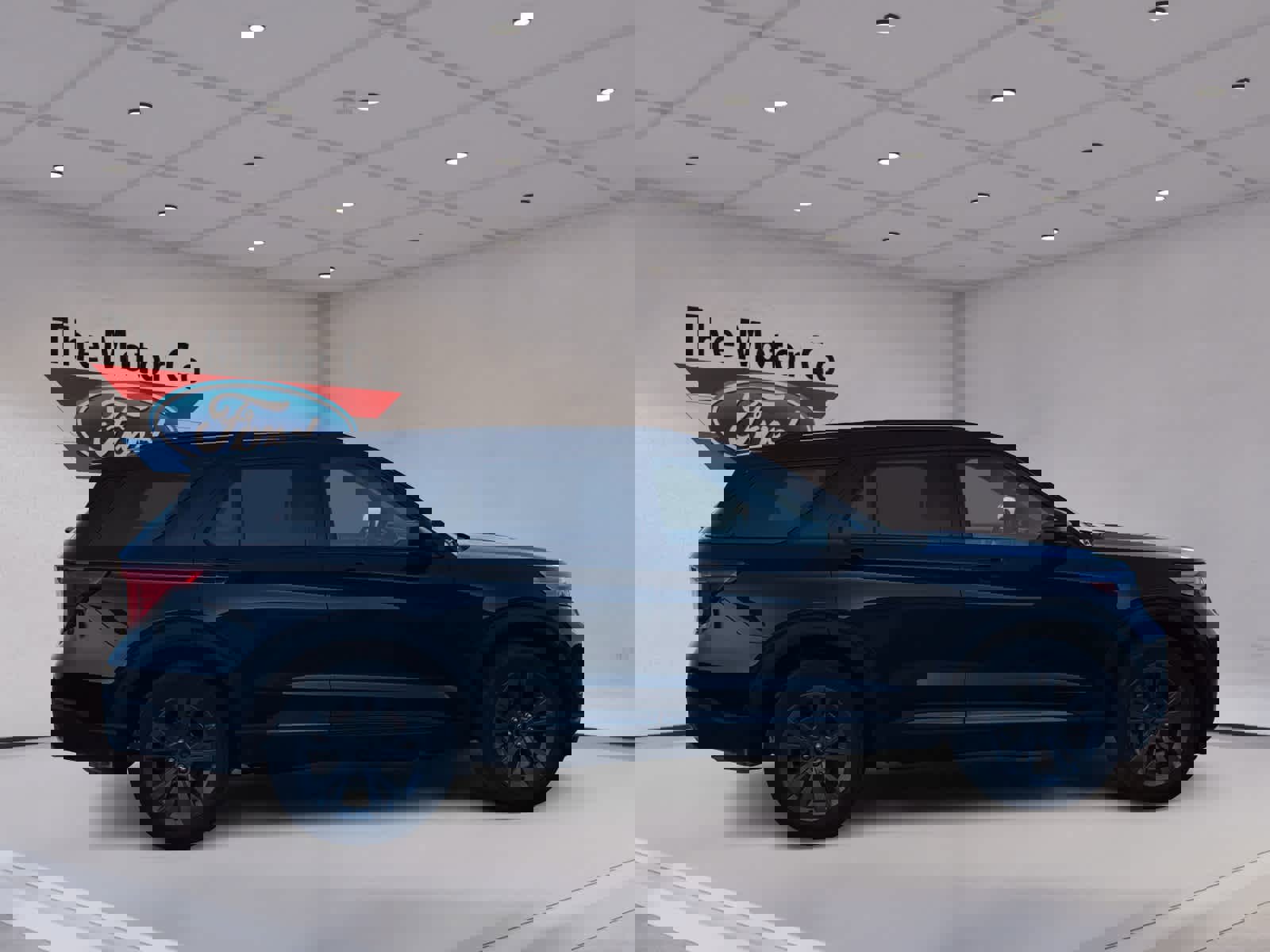 Certified 2023 Ford Explorer XLT w/ Equipment Group 202A image 4