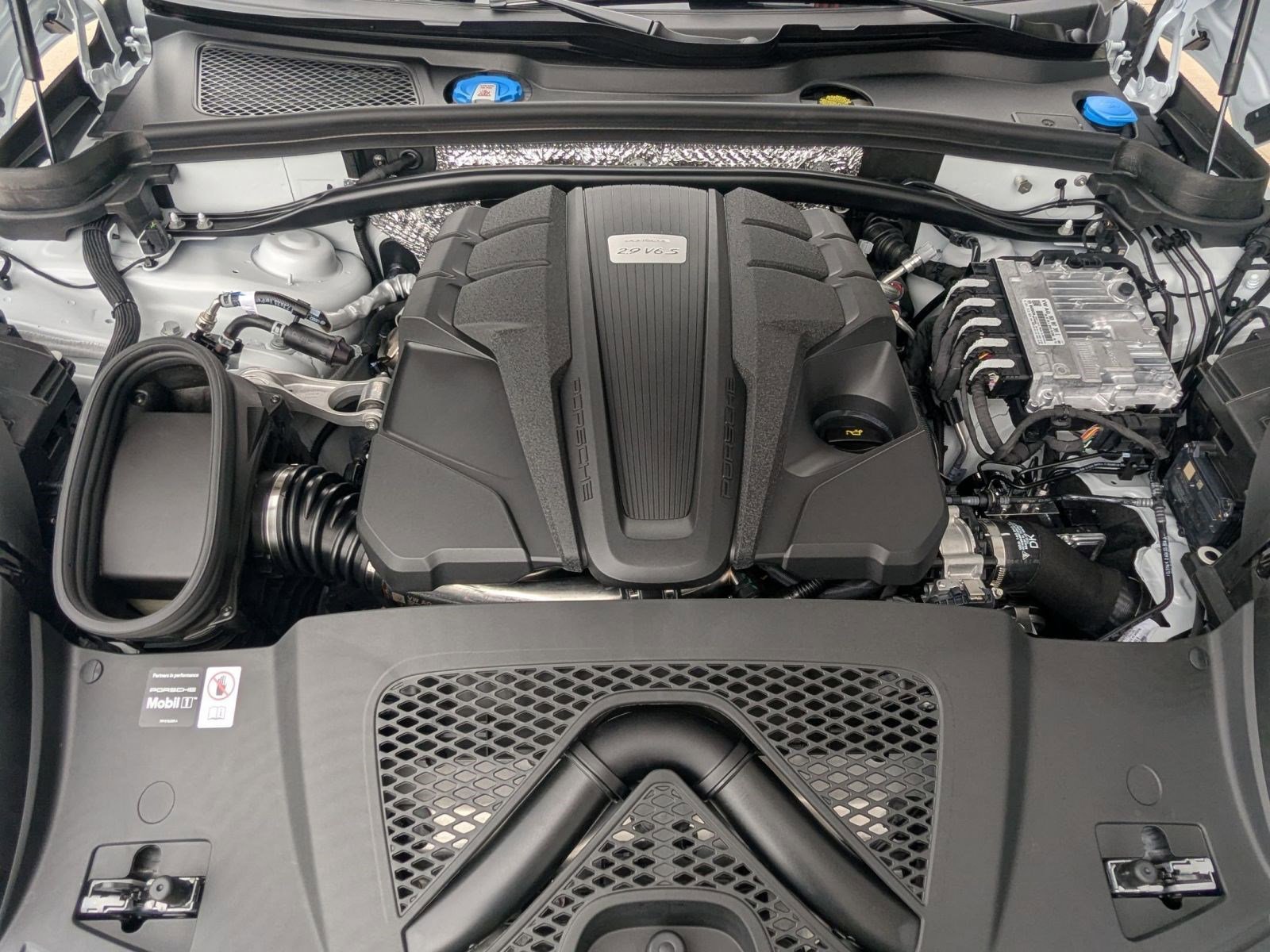New 2026 Porsche Macan S AWD/4WD image 28