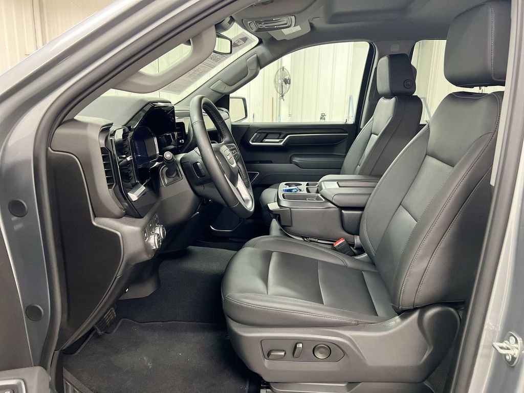 Used 2026 GMC Sierra 1500 SLT AWD/4WD image 19