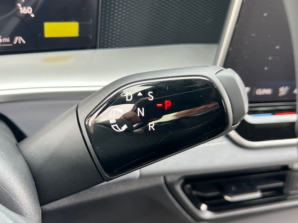 New 2026 Volkswagen Tiguan SE R-Line image 27