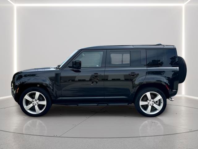 New 2025 Land Rover Defender 110 X-Dynamic SE AWD/4WD image 2