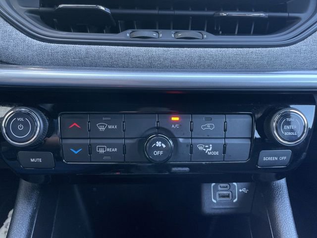 Used 2024 Jeep Compass Latitude AWD/4WD image 18