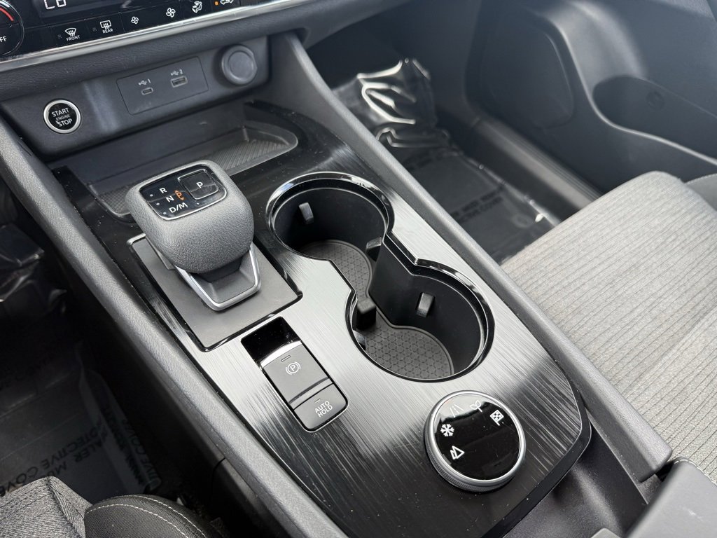 Used 2023 Nissan Rogue SV image 13