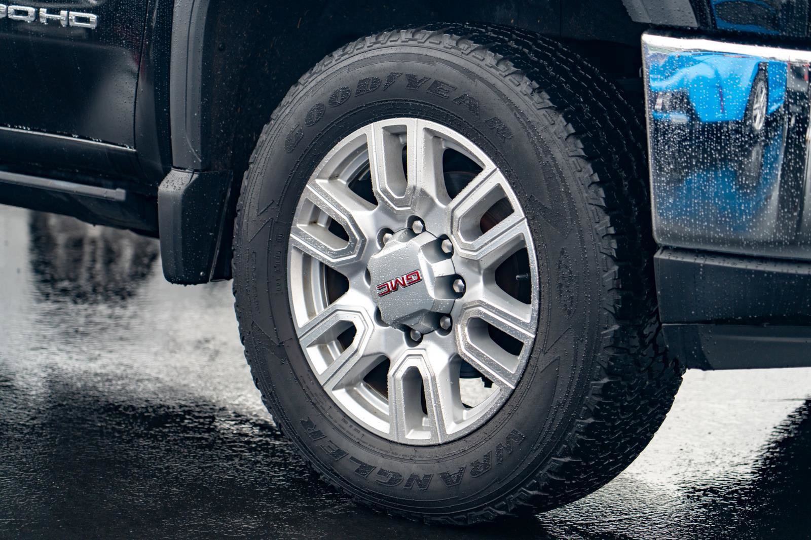 Used 2023 GMC Sierra 3500 SLE w/ SLE Value Package AWD/4WD image 6