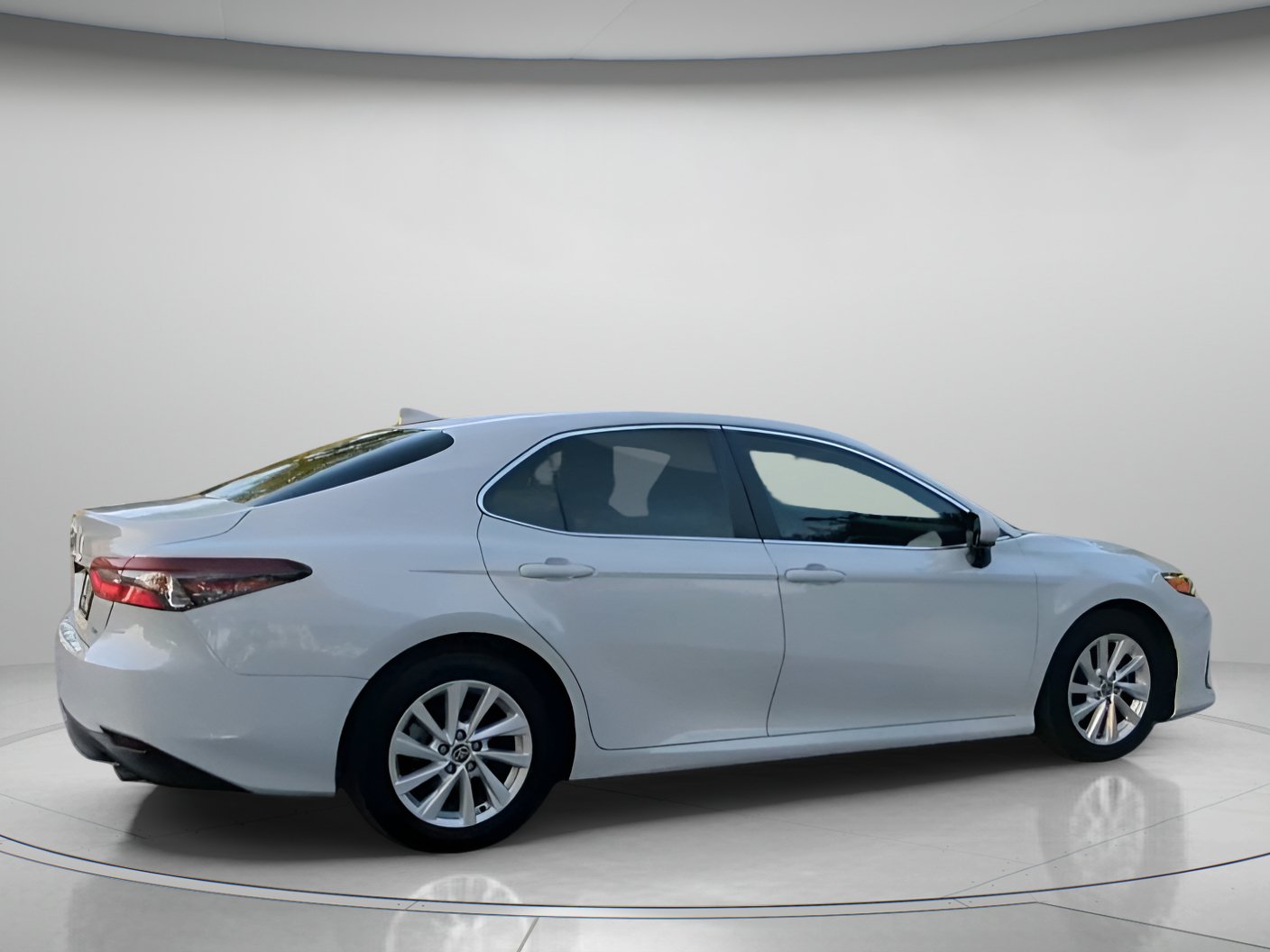 Used 2023 Toyota Camry LE FWD image 29