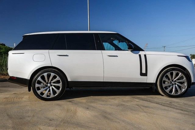 New 2025 Land Rover Range Rover Long Wheelbase SE image 8