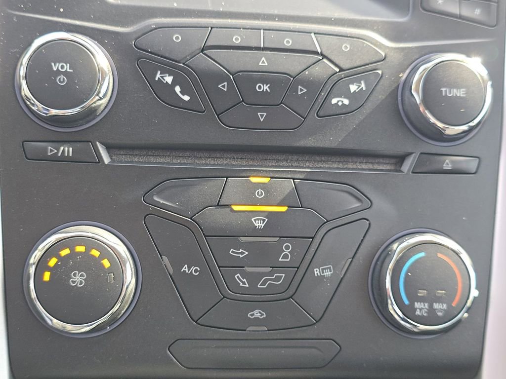 Used 2015 Ford Fusion SE image 28