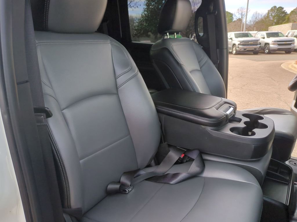 Used 2022 RAM 5500 Tradesman w/ Chrome Appearance Group image 31