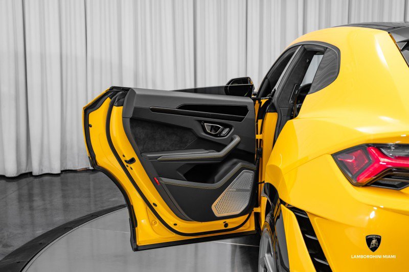Used 2024 Lamborghini Urus S image 48