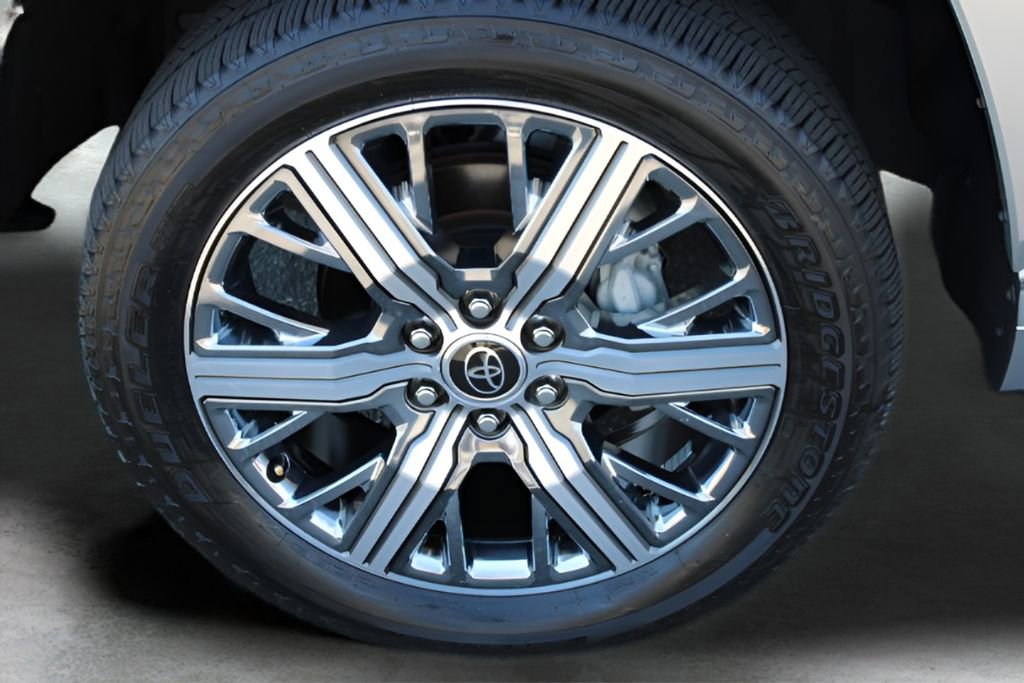 Used 2024 Toyota Tundra Capstone AWD/4WD image 2