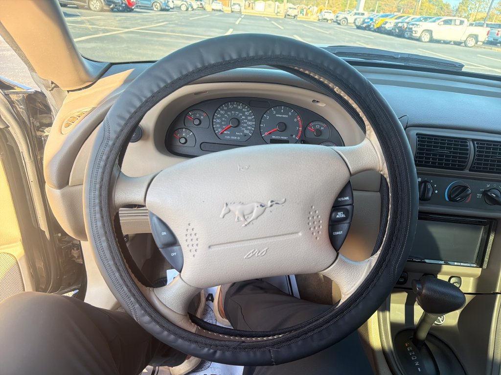 Used 2004 Ford Mustang GT RWD image 13