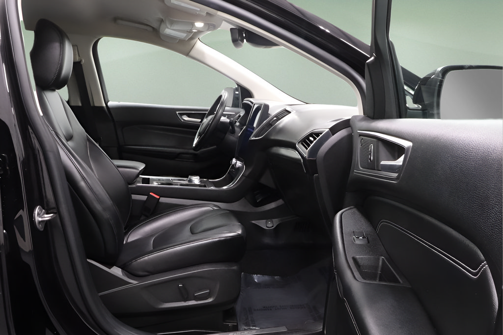 Used 2022 Ford Edge Titanium AWD/4WD image 15